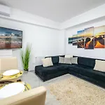Soni Exclusive Summer Waves Mamaia Nord Self Check-in شقة