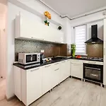 Soni Exclusive Summer Waves Mamaia Nord Self Check-in شقة *